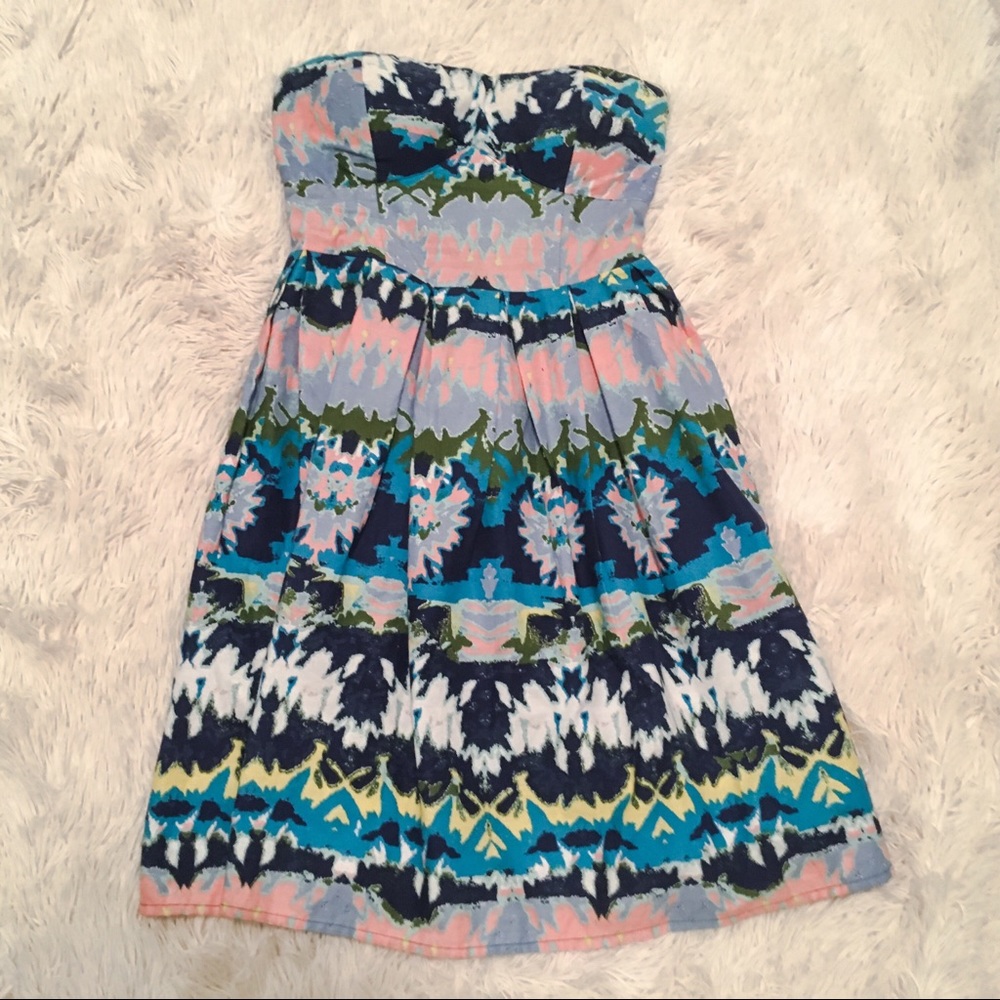 Like new strapless patterned summer dress -small